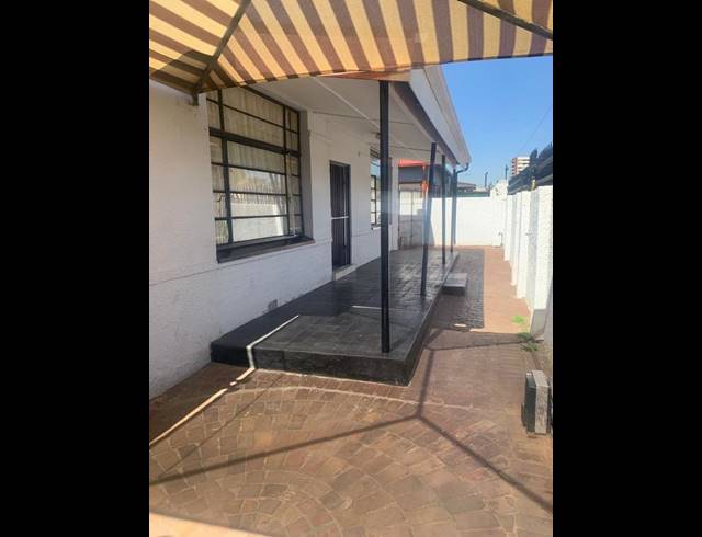 3 BEDROOM HOUSE FOR SALE IN NEWLANDS
